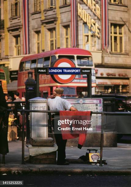 London Bus Railing 361 London Underground Sign Bus Stock Photos, High-Res Pictures, and ...