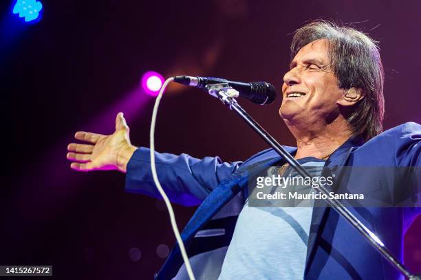 Roberto Carlos singer also known as the king of MPB performs live on stage at the Espaco das Americas on April 30, 2013 in Sao Paulo, Brazil.