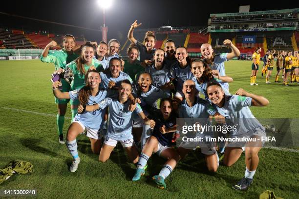 Spain celebrate following a Group A match between Australia and Spain as part of FIFA U-20 Women's World Cup Costa Rica 2022 at Alejandro Morera Soto...