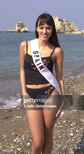 Helen Lindes Griffiths, Miss Spain 2000, models her Oscar de la Renta swimwear April 25, 2000 for the 49th Annual Miss Universe Pageant while taping...