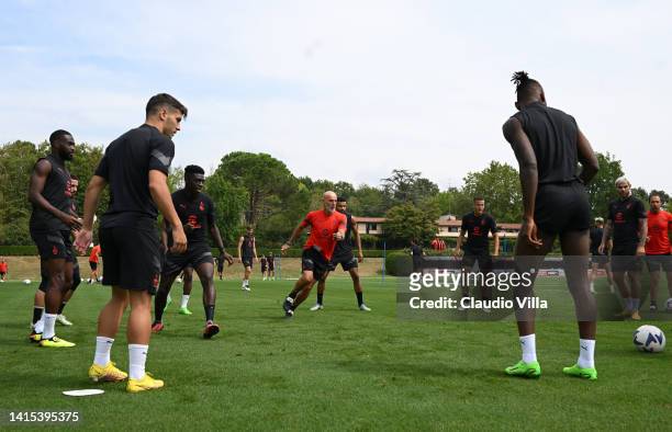 Head coach AC Milan Stefano Pioli in action during AC Milan training session at Milanello on August 17, 2022 in Cairate, Italy.