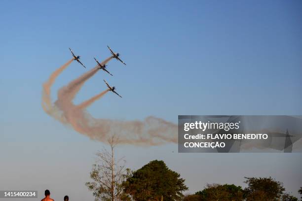 esquadrilha da fumaça, eda - air demonstration squadron. - fumaça foto e immagini stock