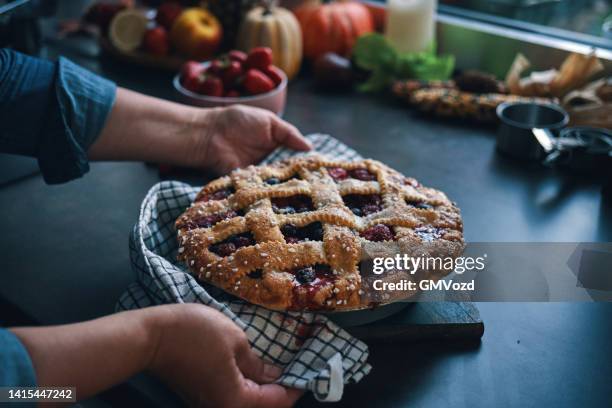 fresh baked berry pie - apple pie stock pictures, royalty-free photos & images