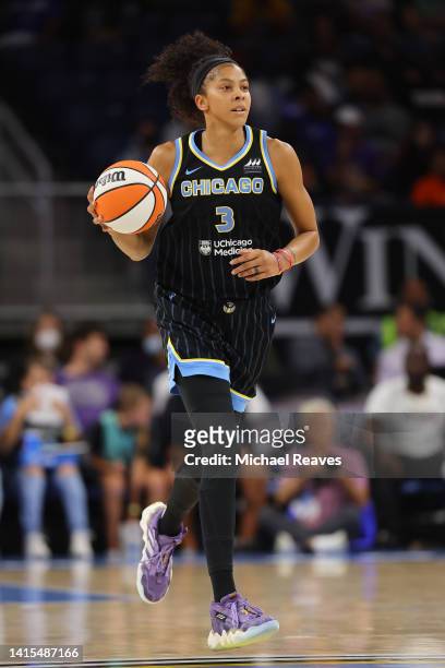 Candace Parker of the Chicago Sky dribbles up the court against the New York Liberty during the first half in Game One of the First Round of the 2022...