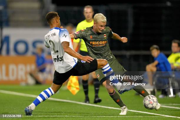 Justin Ogenia of FC Eindhoven, Lucas Woudenberg of Willem II during the Dutch Keukenkampioendivisie match between FC Eindhoven and Willem II at Jan...