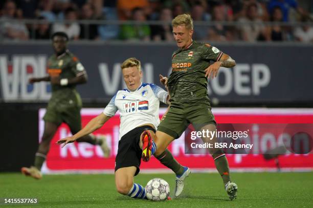 Brian de Keersmaecker of FC Eindhoven, Jesse Bosch of Willem II during the Dutch Keukenkampioendivisie match between FC Eindhoven and Willem II at...