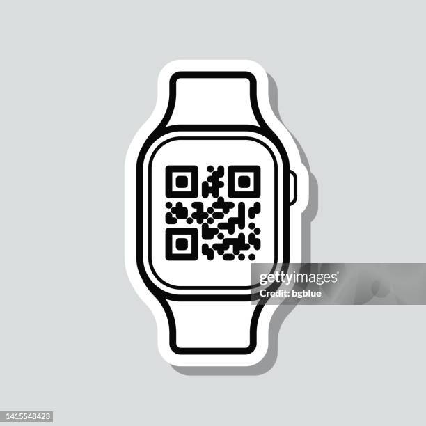 ilustraciones, imágenes clip art, dibujos animados e iconos de stock de smartwatch con código qr. pegatina de icono sobre fondo gris - qr-code-scan-icon