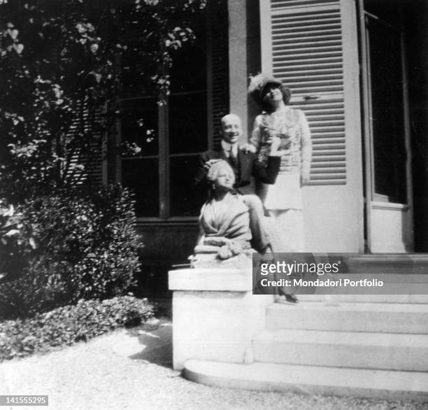 At Capponcina Villa Gabriele D'Annunzio, Italian poet and writer with Eleonora Duse. Settignano, Nineties of the 19th Century