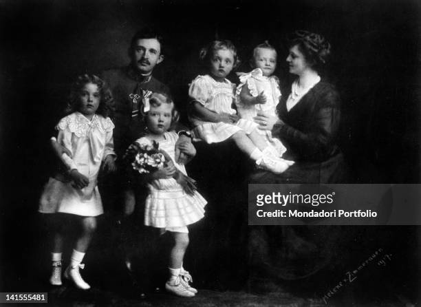 Emperor Charles I of Austria posing with his wife Zita of Bourbon-Parma and children Otto, Adelheid, Robert and Felix. 1916