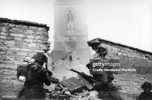 The Rearguard 110,703 Three Soldiers Stock Photos, High-Res Pictures, and Images ...