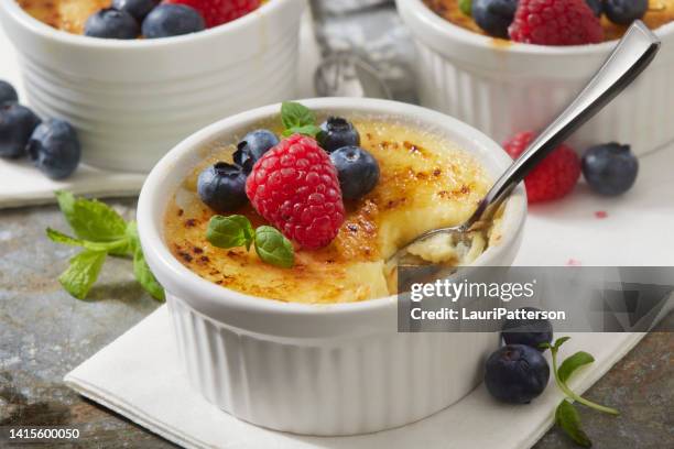 classic creme brulee - fruit custard stock pictures, royalty-free photos & images