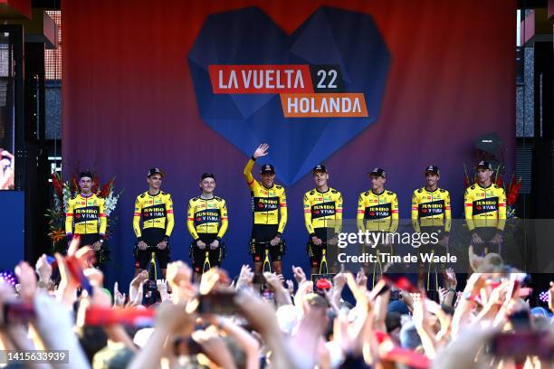 Primoz Roglic of Slovenia, Edoardo Affini of Italy, Rohan Dennis of Australia, Robert Gesink of Netherlands, Chris Harper of Australia, Sepp Kuss of...