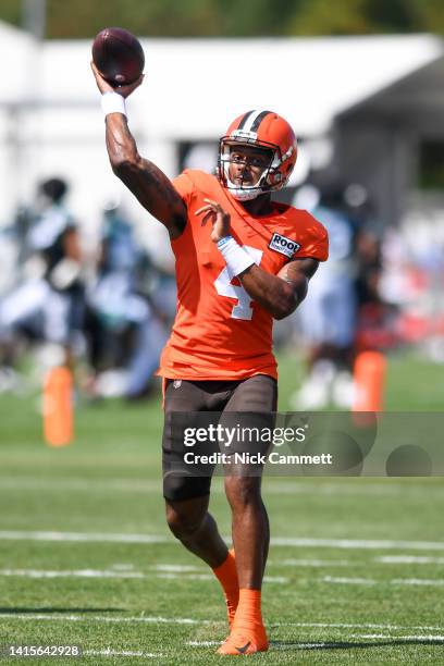 Deshaun Watson of the Cleveland Browns throws a pass during a joint practice with the Philadelphia Eagles at CrossCountry Mortgage Campus on August...