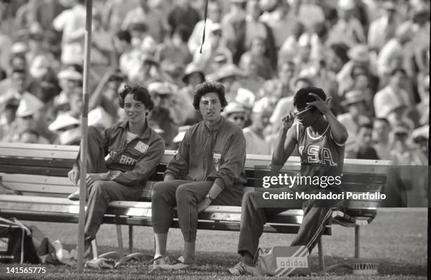 Three finalist of the Olympic finals of 100 feminine metres, to the left, the British Dorothy Hyman, the French Catherine Capdevielle and the US...