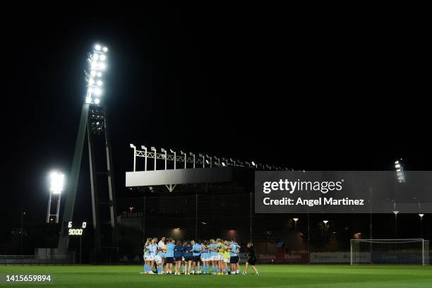 Players of Manchester City form a huddle after the UEFA Women's Champions League match between Manchester City and Tomiris-Turan at Valdebebas...