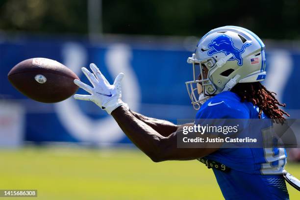 Kalil Pimpleton of the Detroit Lions catches a pass during the joint practice with the Indianapolis Colts at Grant Park on August 18, 2022 in...