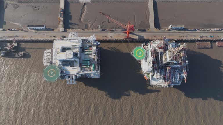 Shipyard Rigs 433 Offshore Oil Rig China Stock Videos, Footage, & 4K Video Clips ...