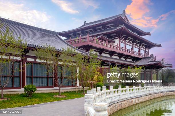 chinese traditional building in xi'an, china - shaanxi province east central china stock pictures, royalty-free photos & images