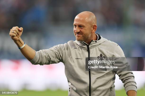 Head coach Torsten Lieberknecht of Darmstadt celebrates victory after the Second Bundesliga match between Hamburger SV and SV Darmstadt 98 at...