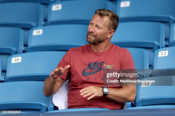 Jiri Vanek watches Petra Kvitova of Czech Republic play Ajla Tomljanovic of Australia during the Western & Southern Open at Lindner Family Tennis...