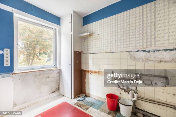 renovation kitchen hdr - dirty oven stock pictures, royalty-free photos & images