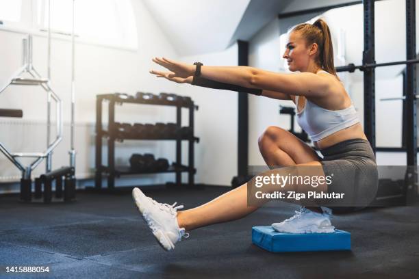 balance pillow squat - pillow bodybuilder stock pictures, royalty-free photos & images
