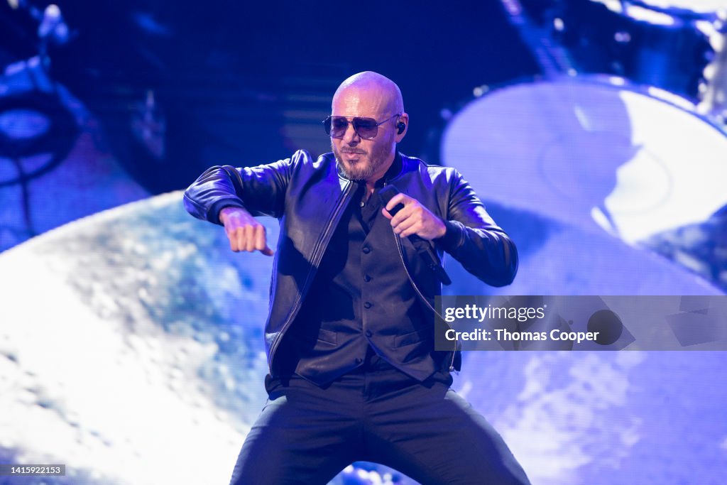 Pitbull "Can't Stop Us Now" Summer Tour - Morrison, CO