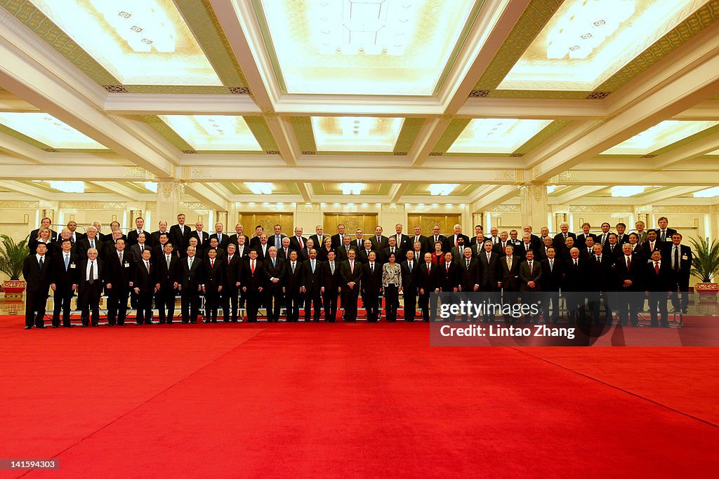 Premier Wen Jiabao Meets Delegates Of The China Development Forum