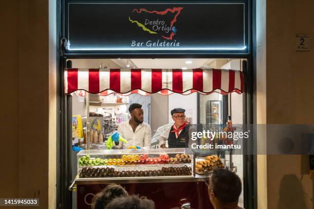 ice cream vendors in syracuse - gelato stock pictures, royalty-free photos & images