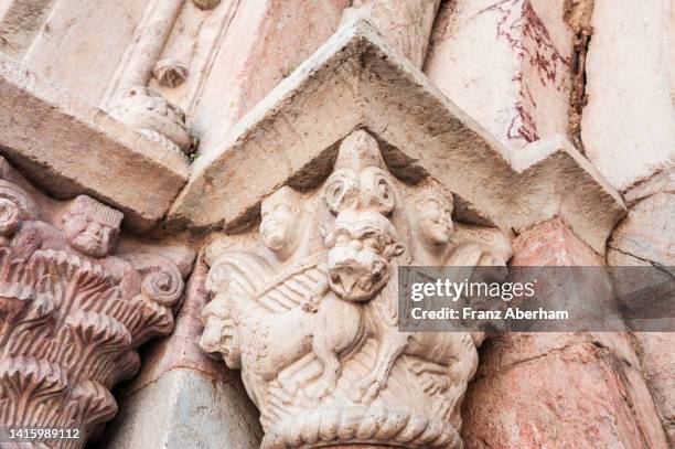sculpture on the portal of church saint-jacques - villefranche de conflent photos et images de collection