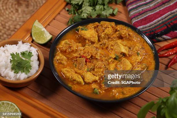 curry di pollo - butter chicken foto e immagini stock