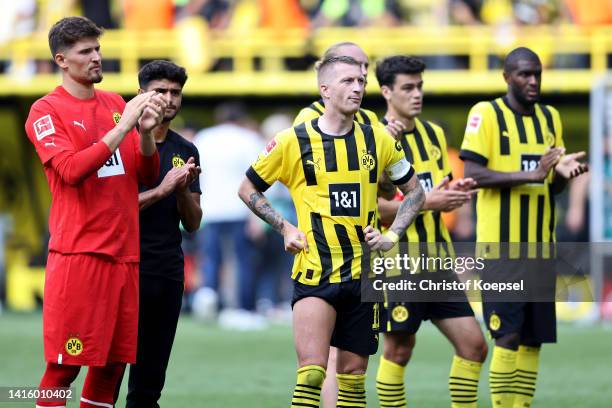 The team of Dortmund look dejected after losing 2-3 the Bundesliga match between Borussia Dortmund and SV Werder Bremen at Signal Iduna Park on...