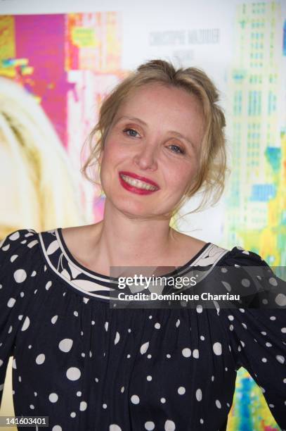 Julie Delpy attends '2 Days In New York' Premiere at Mk2 Bibliotheque on March 19, 2012 in Paris, France.