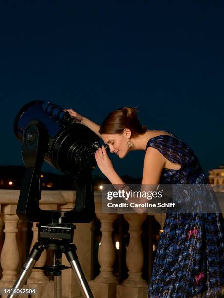 woman looking into telescope - planet observer stock pictures, royalty-free photos & images