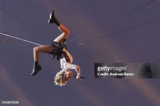Helene Fischer performs live onstage at Messe Muenchen on August 20, 2022 in Munich, Germany.