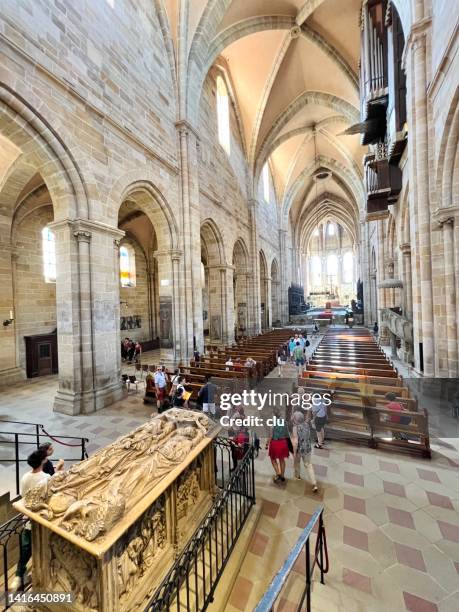 bamberg, deutschland, innenraum des doms st. peter und st. georg - st george stock-fotos und bilder