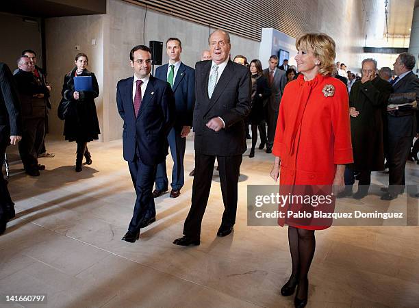 King Juan Carlos of Spain and President of Madrid Esperanza Aguirre attend the 'Rey Juan Carlos' University Hospital inauguration on March 21, 2012...