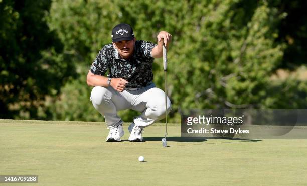 Will Gordon lines up his putt on the 18th green in a playoff hole during the final round of the Albertsons Boise Open presented by Chevron at...