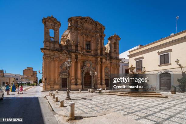 piazza della repubblica. marsala, sizilien - marsala sicily stock-fotos und bilder