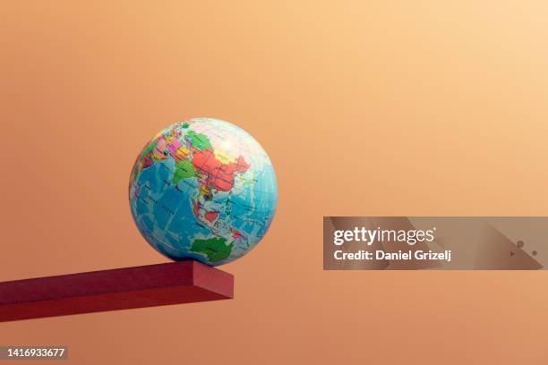 planet earth - wereldbol stockfoto's en -beelden