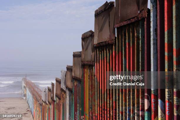 us - mexican border - tijuana mexico stock pictures, royalty-free photos & images