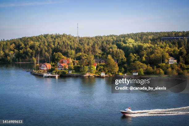 boating in the swedish archipelago - stockholm park stock pictures, royalty-free photos & images