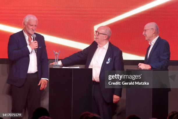 Rudi Völler and Reiner Calmund during the SPORT BILD Awards at Hamburger Fischauktionshalle on August 22, 2022 in Hamburg, Germany.