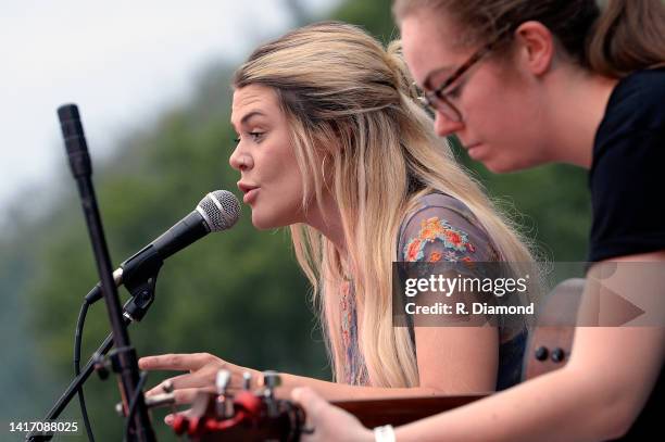 Anna Laughlin Anna Laughlin Photos and Premium High Res Pictures - Getty Images