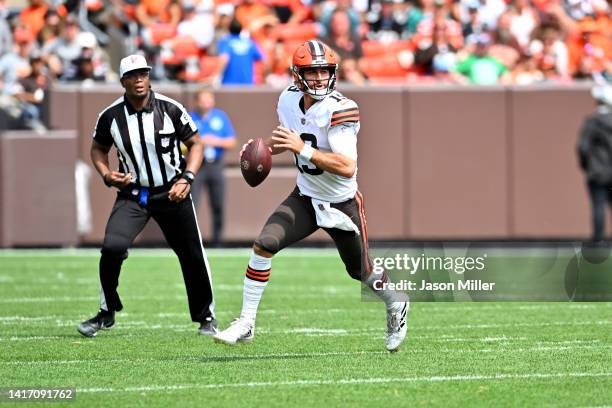 Quarterback Josh Rosen of the Cleveland Browns scrambles out of the pocket during the third quarter of a preseason game against the Philadelphia...