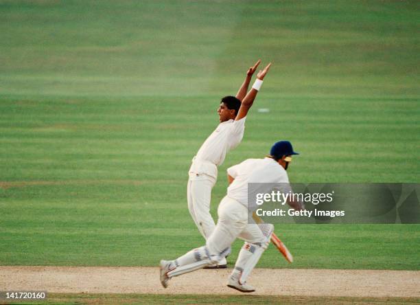 Pakistani cricketer Waqar Younis playing for Surrey CCC in the final of the NatWest Trophy against Hampshire at Lord's, London, 7th September 1991....