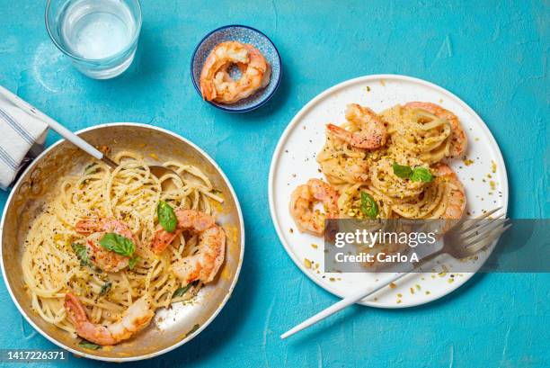 spaghetti seafood - linguini fotografías e imágenes de stock