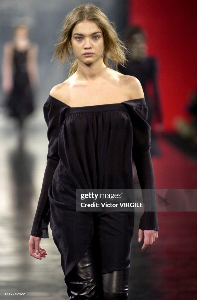 Natalia Vodianova walks the runway during the Anna Molinari Ready to ...