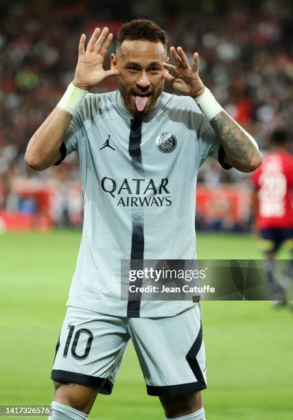 Neymar Jr of PSG celebrates his goal during the Ligue 1 Uber Eats match between Lille OSC and Paris Saint-Germain at Stade Pierre-Mauroy on August...