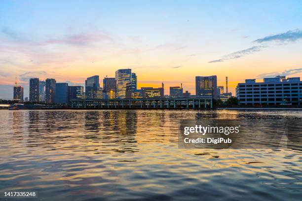 sumida river at dusk - chuo ward tokyo stock pictures, royalty-free photos & images